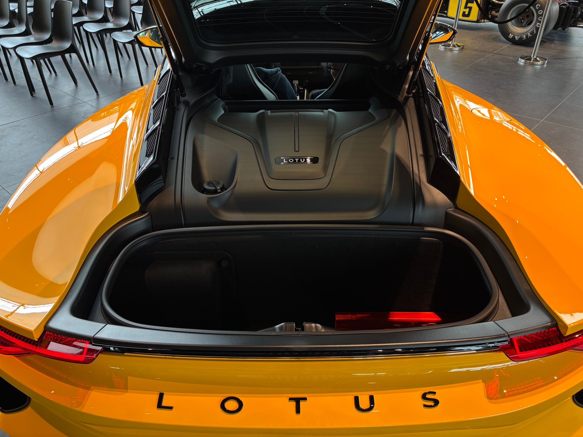 Lotus oficjalnie w Polsce