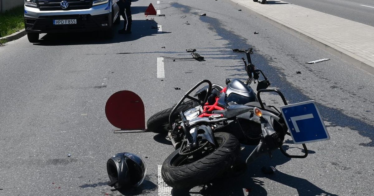 Obraz pochodzący z serwisu https://chelm.policja.gov.pl/lch/informacje/aktualnosci/147032,Wypadek-w-trakcie-egzaminu-na-prawo-jazdy.html