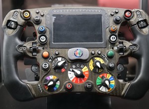 Zajrzeliśmy za kulisy F1. To właśnie tu powstają bolidy Alfa Romeo F1 Team Orlen