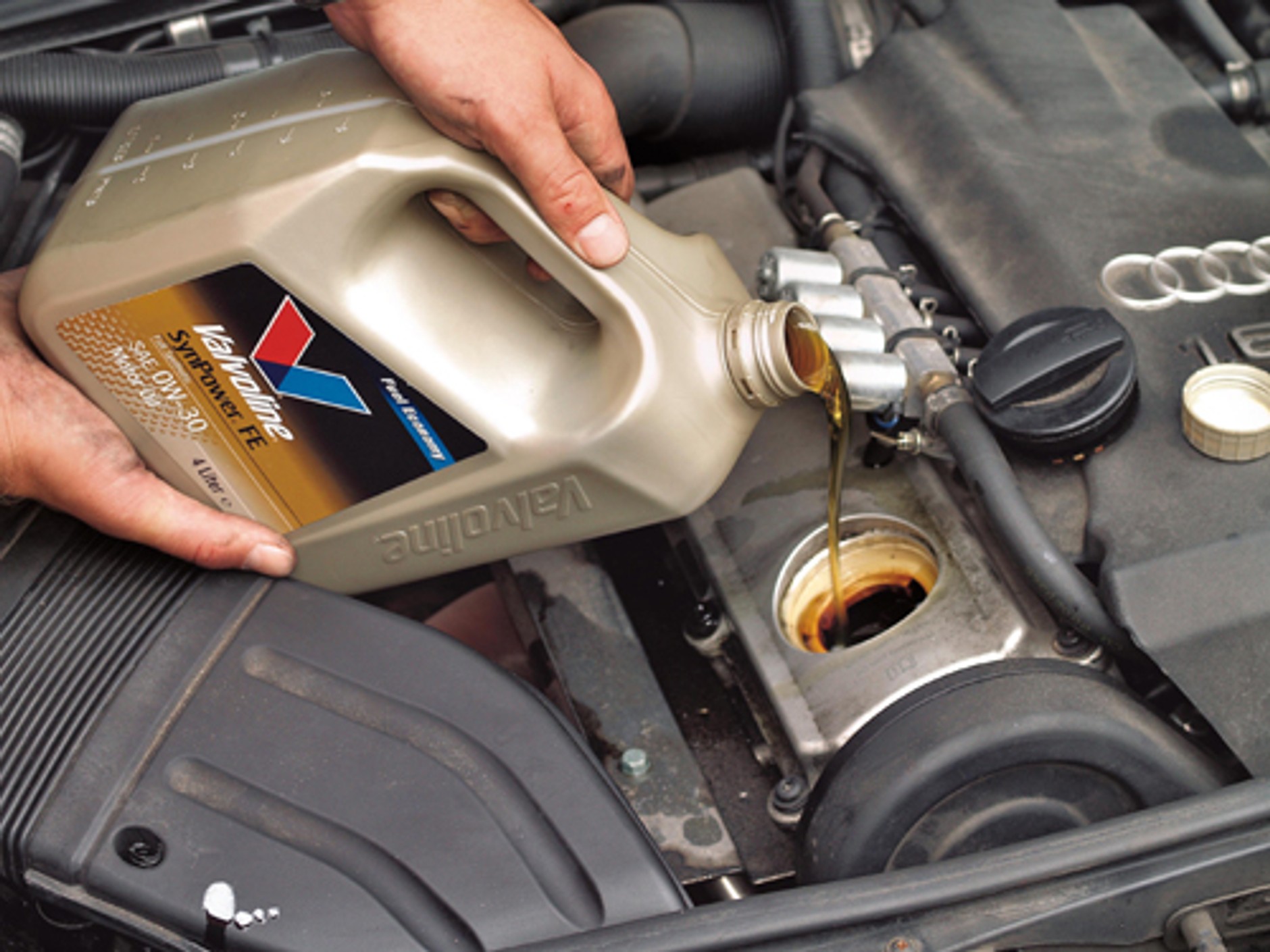 Jak jeździć oszczędnie? Skuteczne sposoby na tańszą jazdę