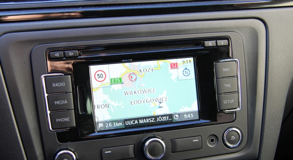 Radio nawigacyjne Amundsen + uwzględnia przy kalkulacji także drogę ekspresową S69 Bielsko-Biała – Żywiec, której jeszcze nie ukończono. 