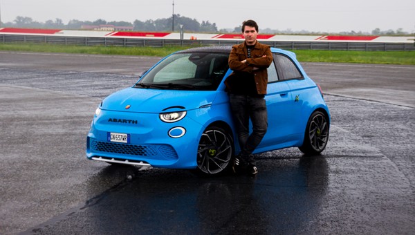 Czy Abarth 500e dorównuje spalinowej legendzie? Pod zderzakiem ma głośnik