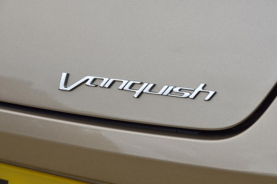 Jak jeździ Aston Martin Vanquish?