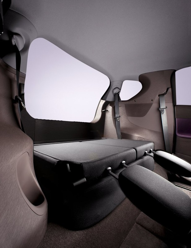 Paryż 2008: Toyota iQ – pierwsze informacje i fotografie wersji seryjnej