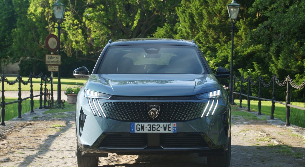 Peugeot E-5008 w pierwszym teście