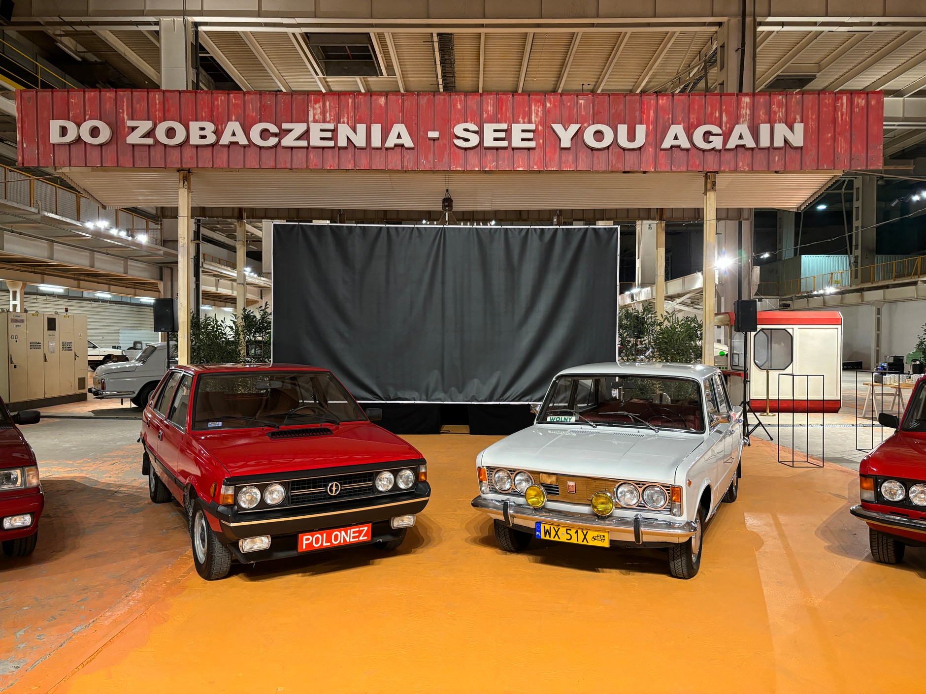 Wystawa w dawnej fabryce FSO