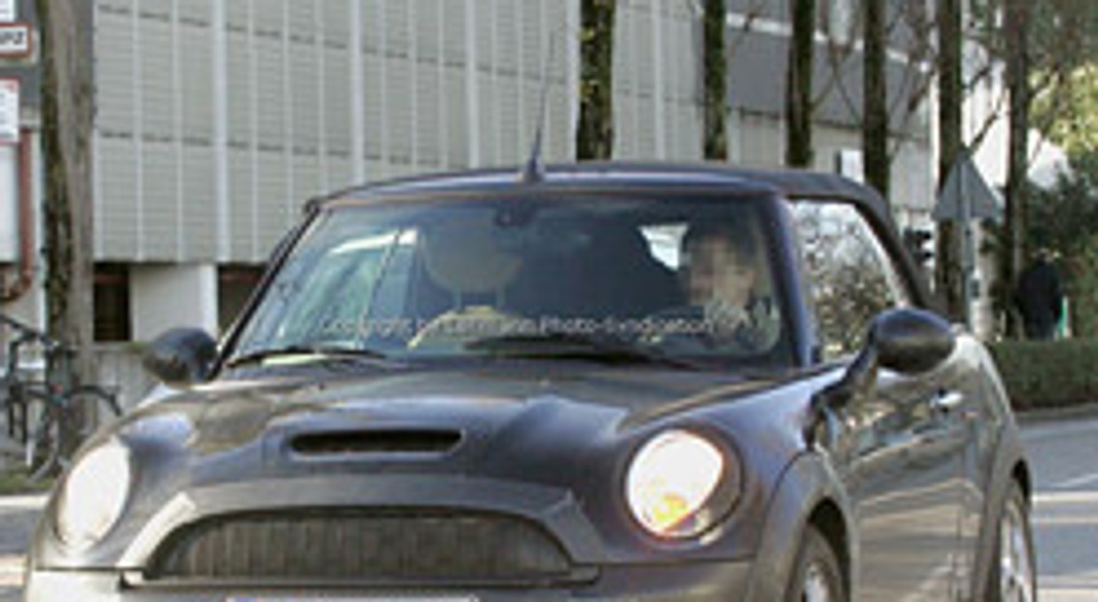 Zdjęcia szpiegowskie: Nowy Mini Cooper Cabrio podczas pierwszej jazdy