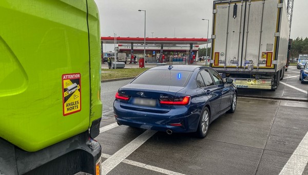 Policjanci zabrali na autostradę A2 drony. Tego kierowcy się nie spodziewali