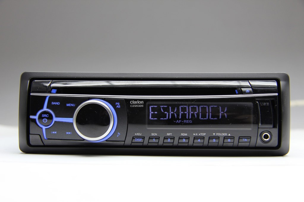 Clarion kontra Sony i Kenwood: brzmienie to nie wszystko