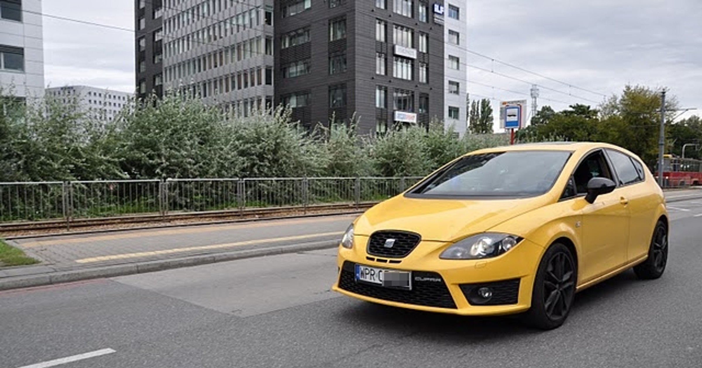 Nieoznakowany Seat Leon Cupra