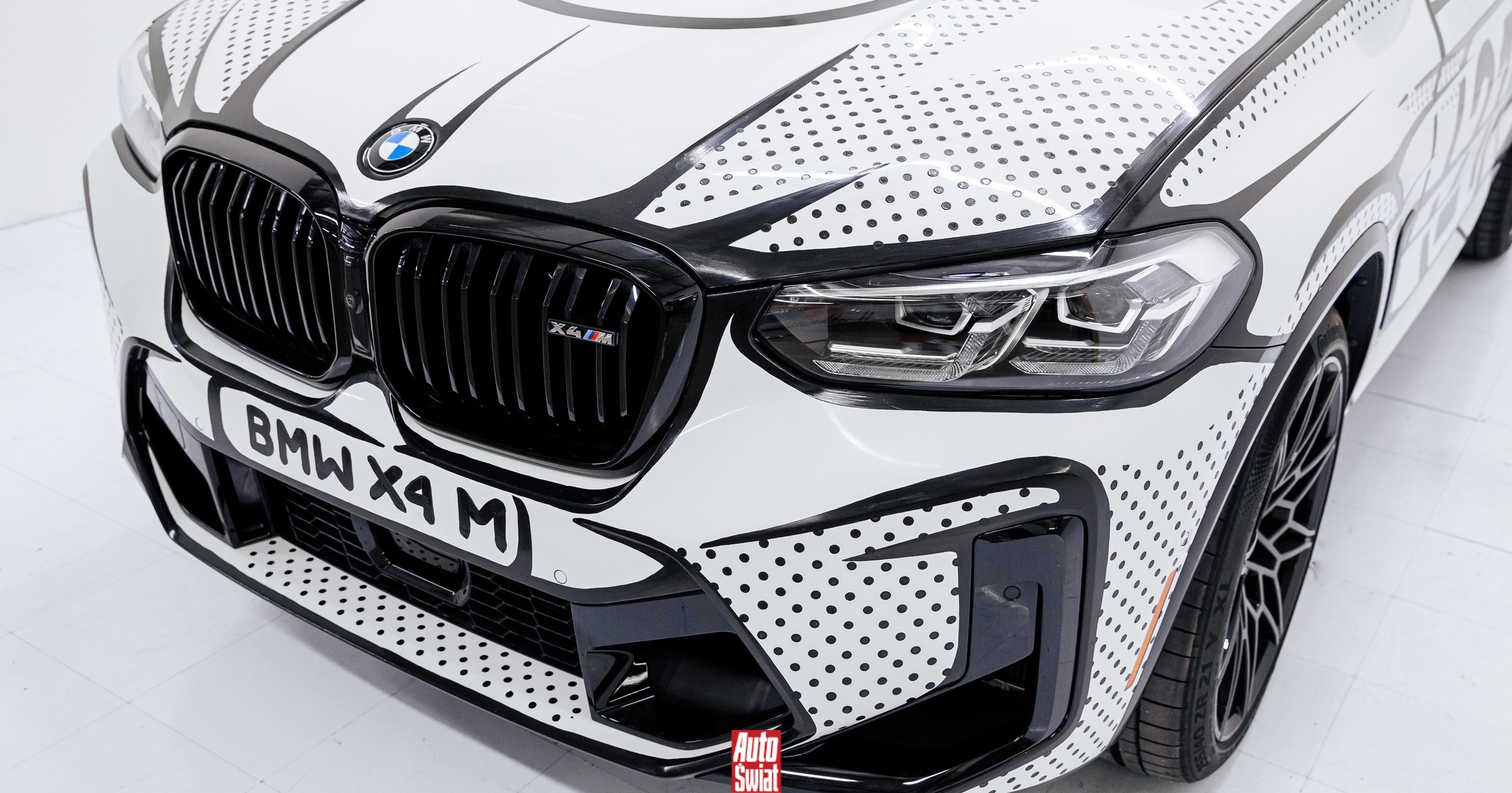Nowy Art Car - Joshua Vides pomalował BMW X4 M Competition