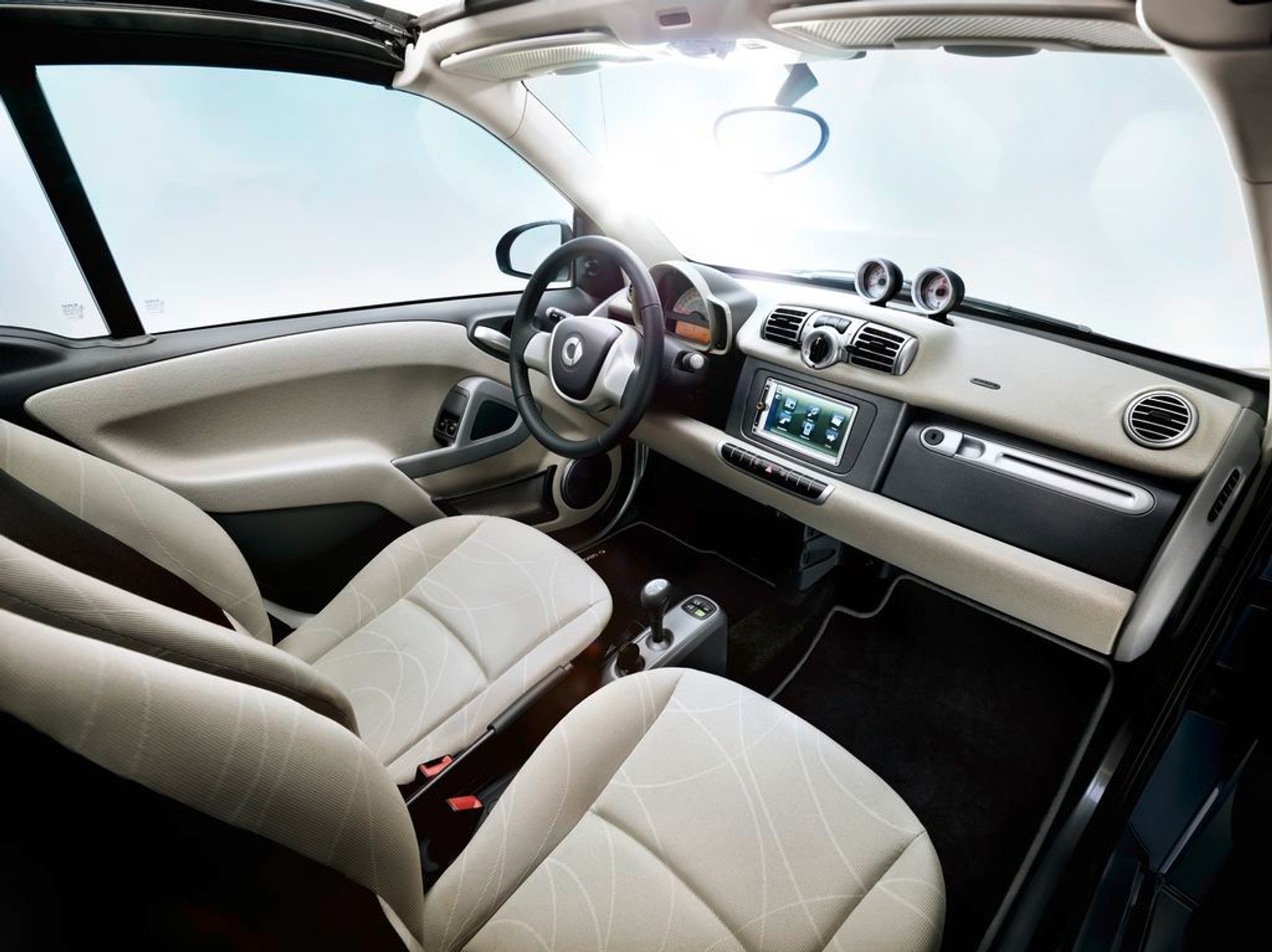 Smart ForTwo 2011 oszczędniejszy i piękniejszy