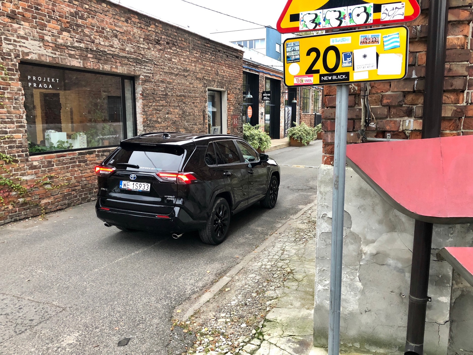 Toyota RAV4 2.5 Hybrid AWD Black Edition by JBL