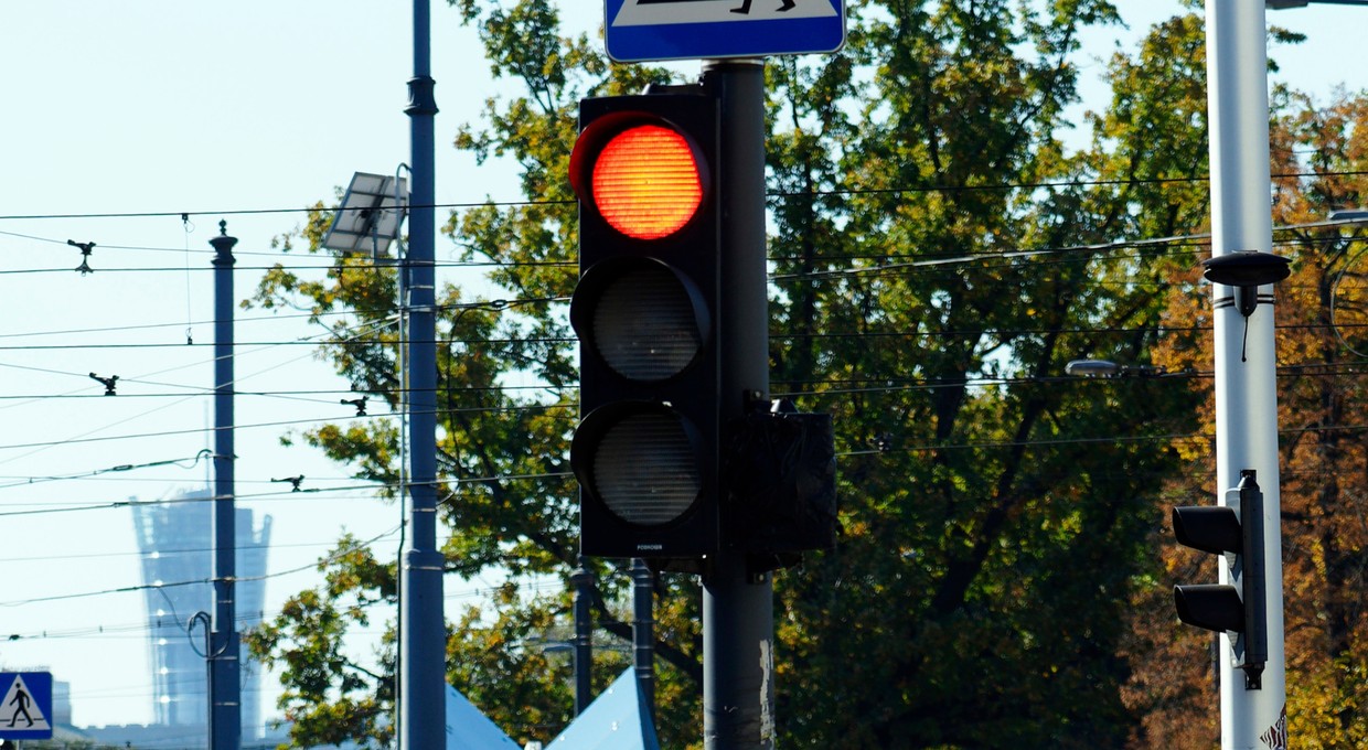 Nowe czwarte światło na drogach. Ma usprawnić ruch