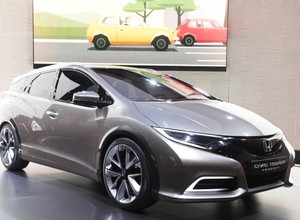 Honda Civic Tourer Concept: dynamiczne kombi