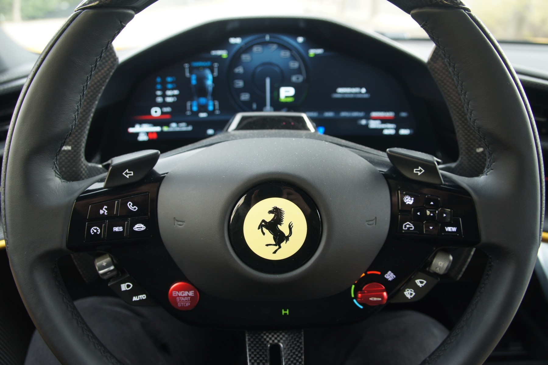 Ferrari 849 Testarossa jedzie dokładnie tam, gdzie sobie tego życzysz