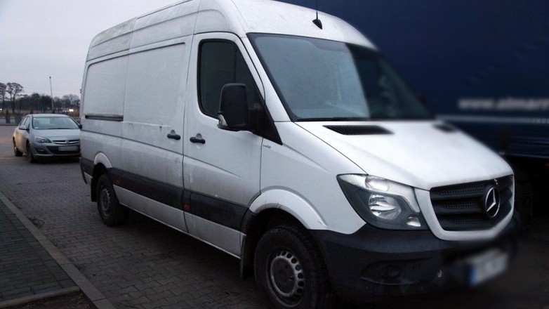 Policjanci odzyskali skradzionego Mercedesa