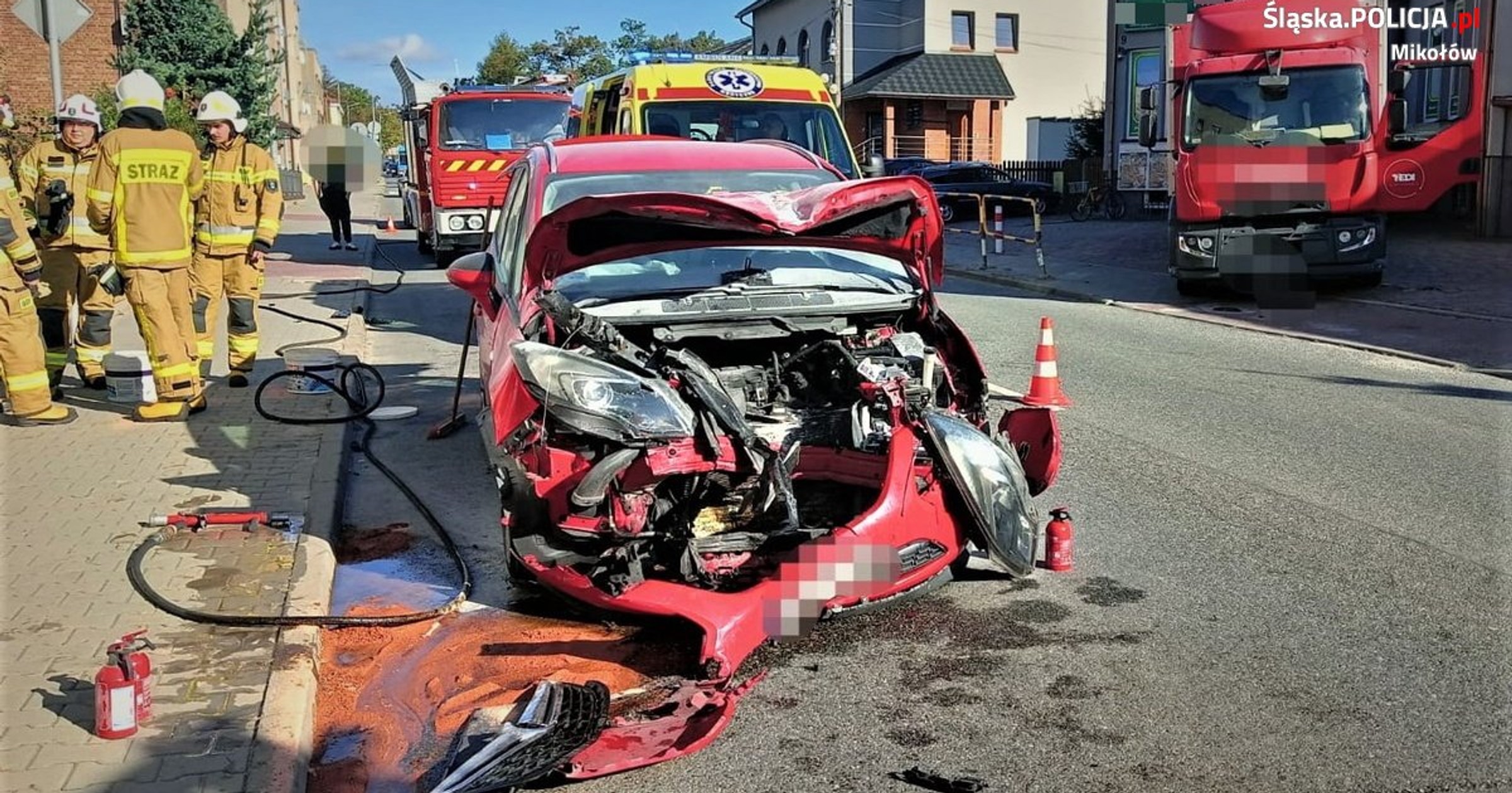 Sprawca kolizji twierdził, że nie zauważył busa, bo się zagapił