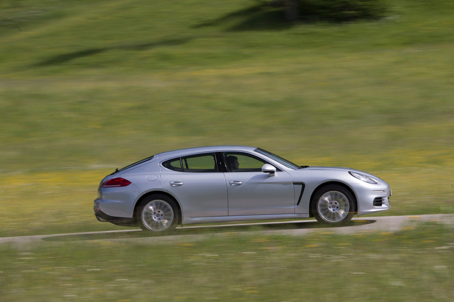 Porsche Panamera-2