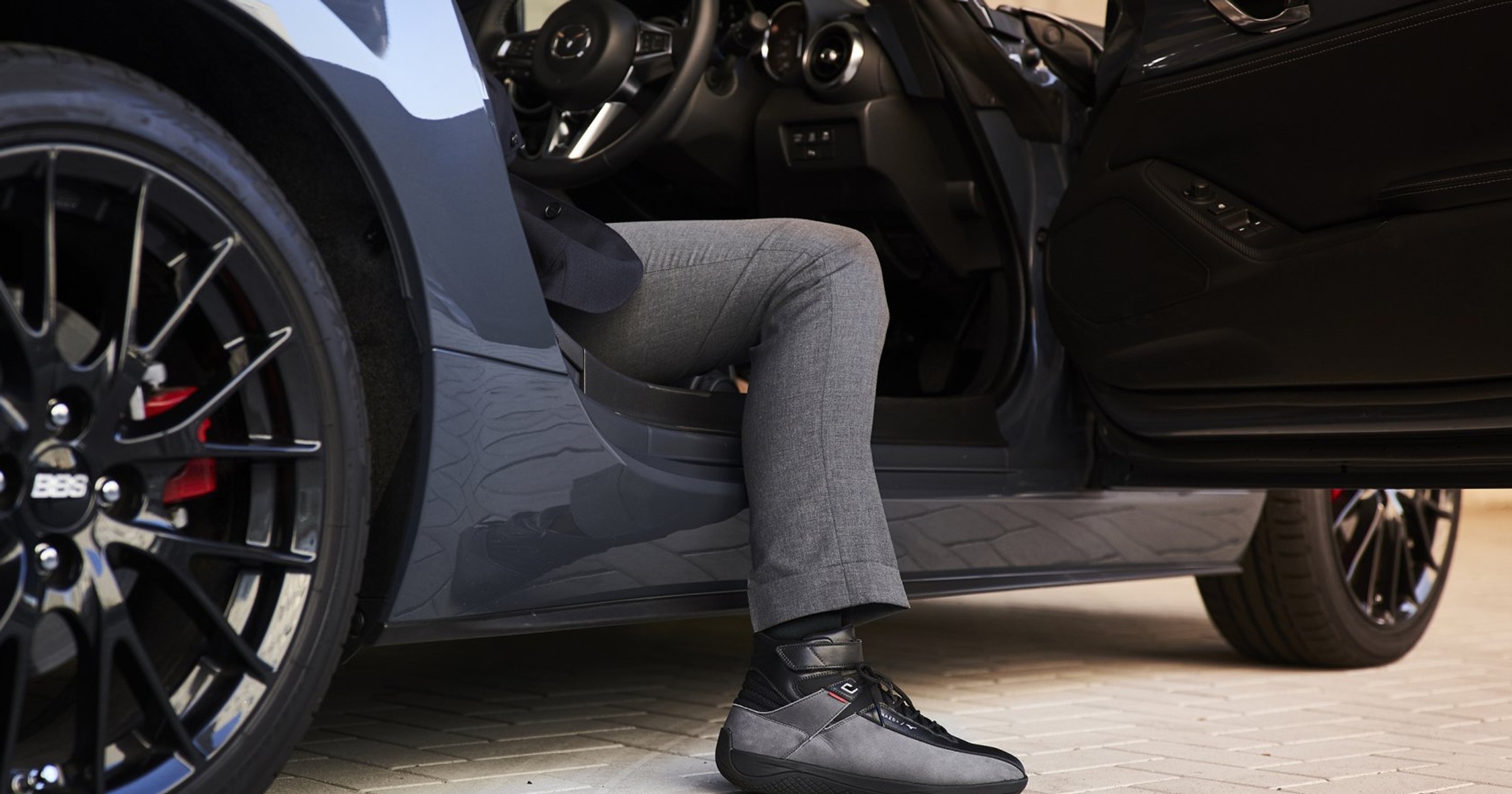 Buty do jazdy autem opracowane przez Mazdę i Mizuno