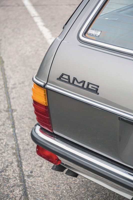 Mercedes 280 TE AMG - zaproszenie do sportu