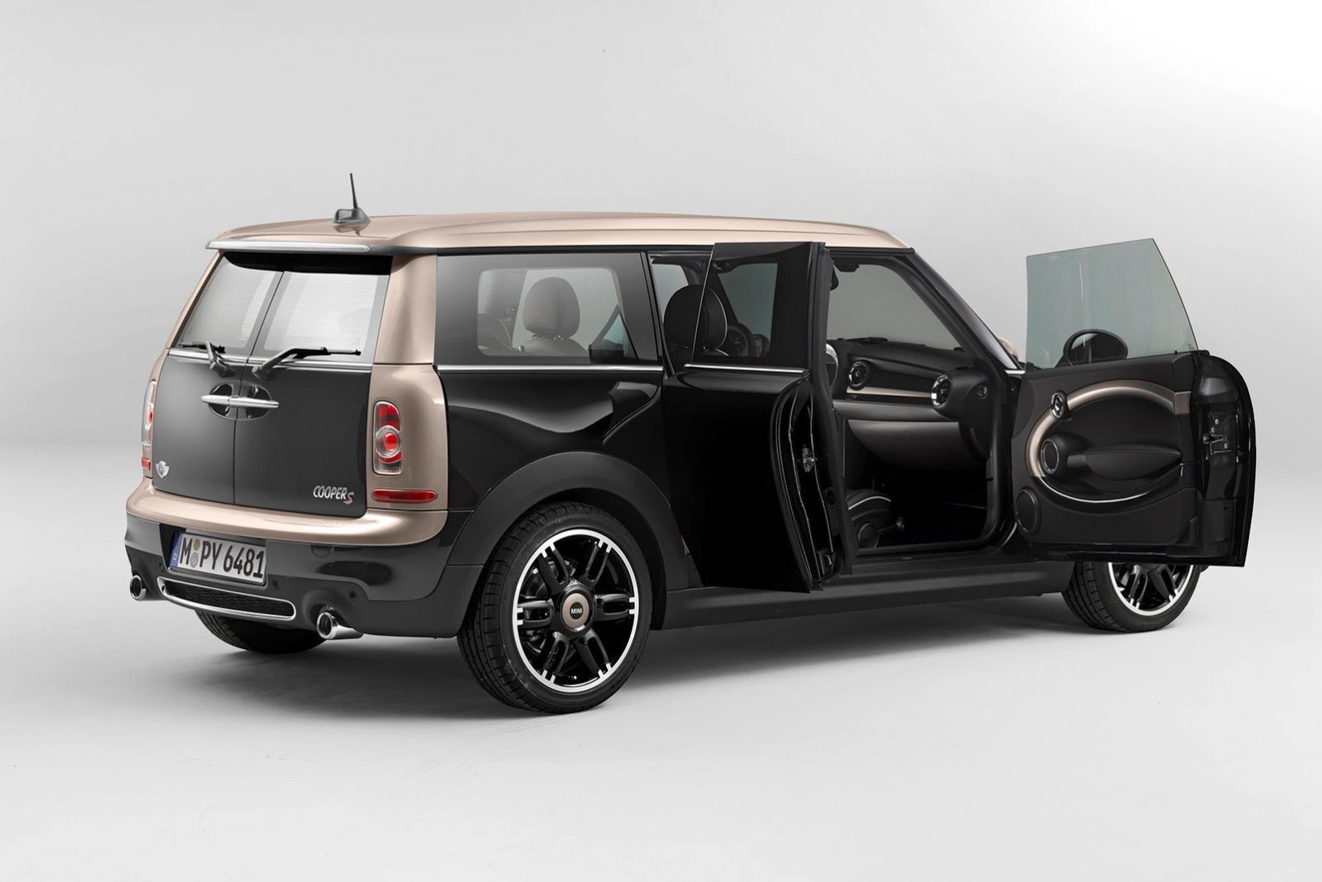 Mini Clubman Bond Street w Genewie
