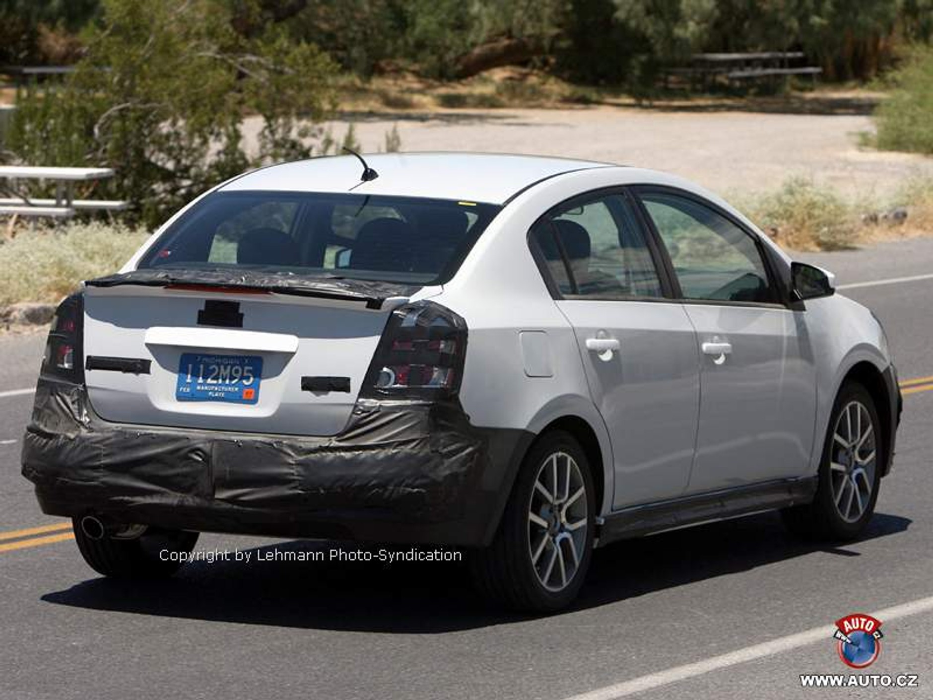 Spy Photos: Nissan Sentra SE-R