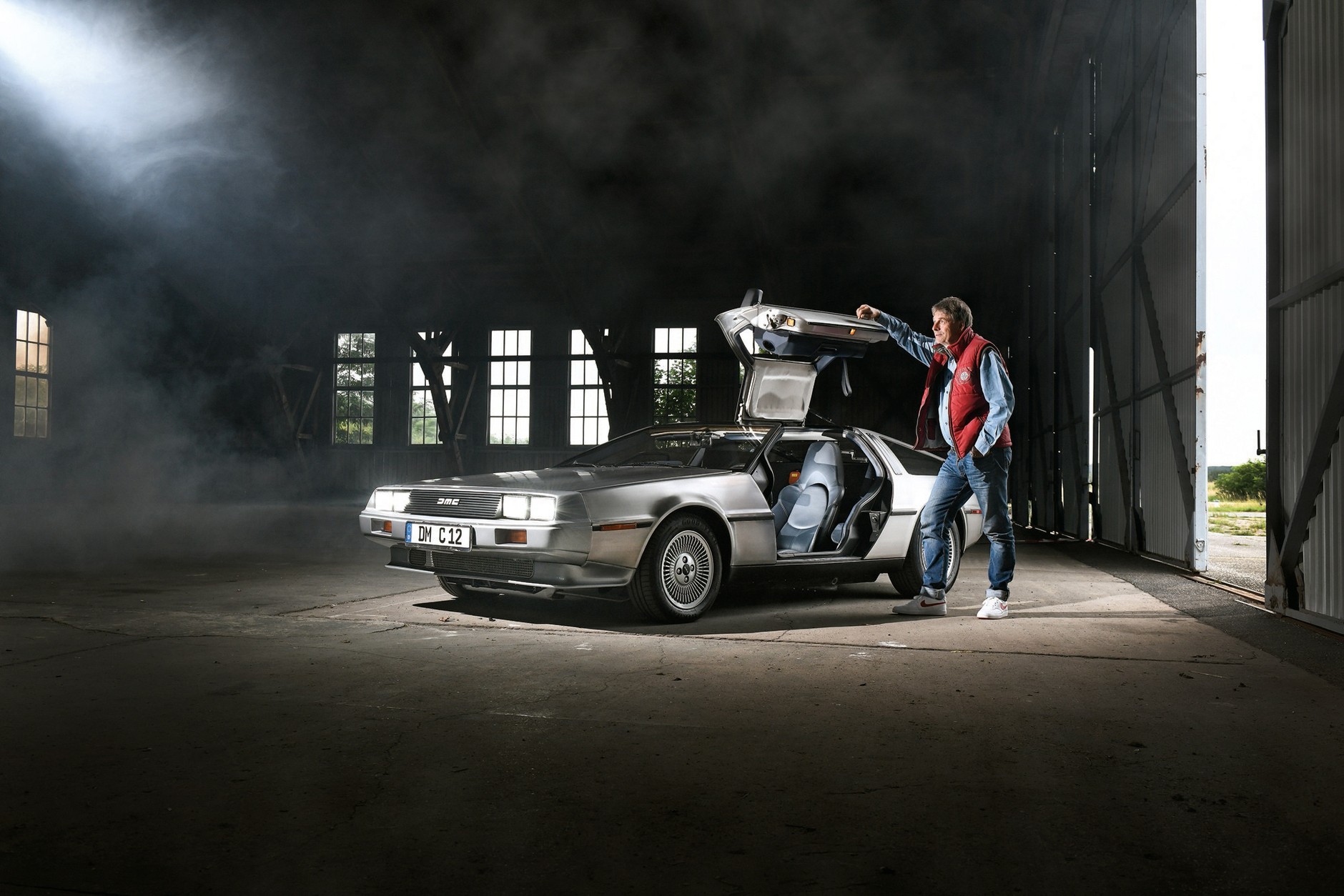 DeLorean DMC-12