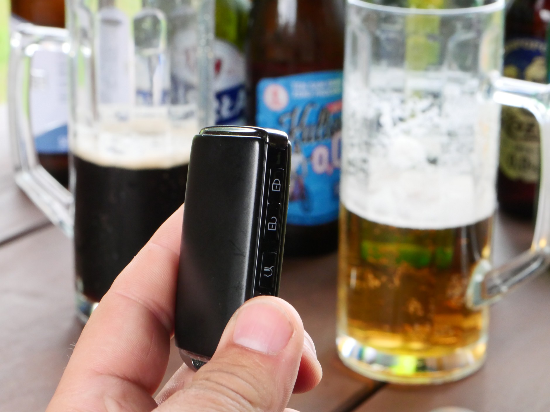 0,5 proc. alkoholu to tak mało, że nie wpędzi nas w problemy z prawem. Typowe piwo ma ok. dziesięciokrotnie większe stężenie alkoholu. 