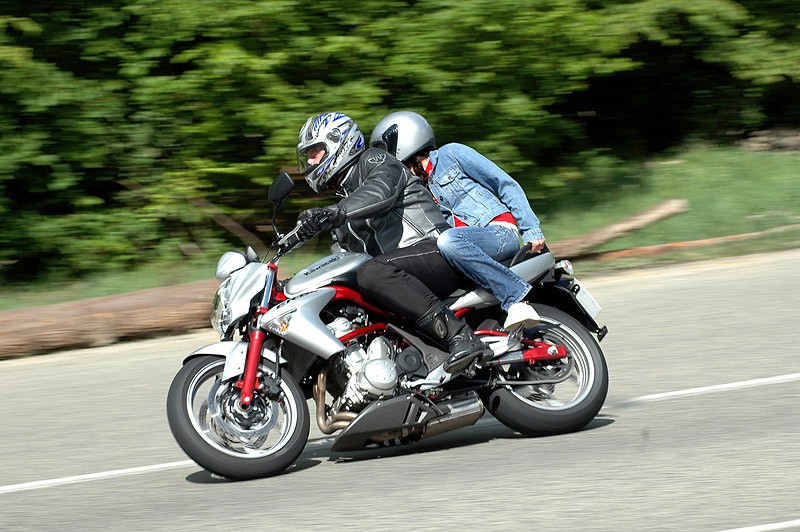 Kawasaki ER-6n - zwinne jak łasiczka