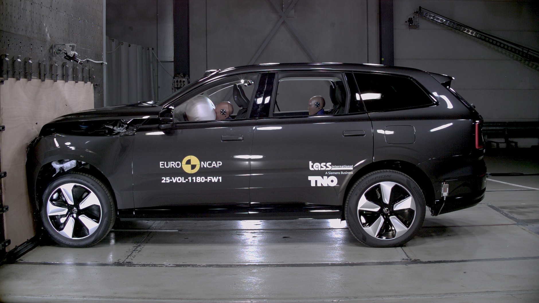 Crash test: Volvo EX90 (2025)