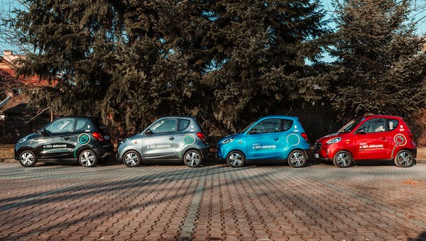 Chińskie mikrosamochody elektryczne do wynajęcia w Warszawie