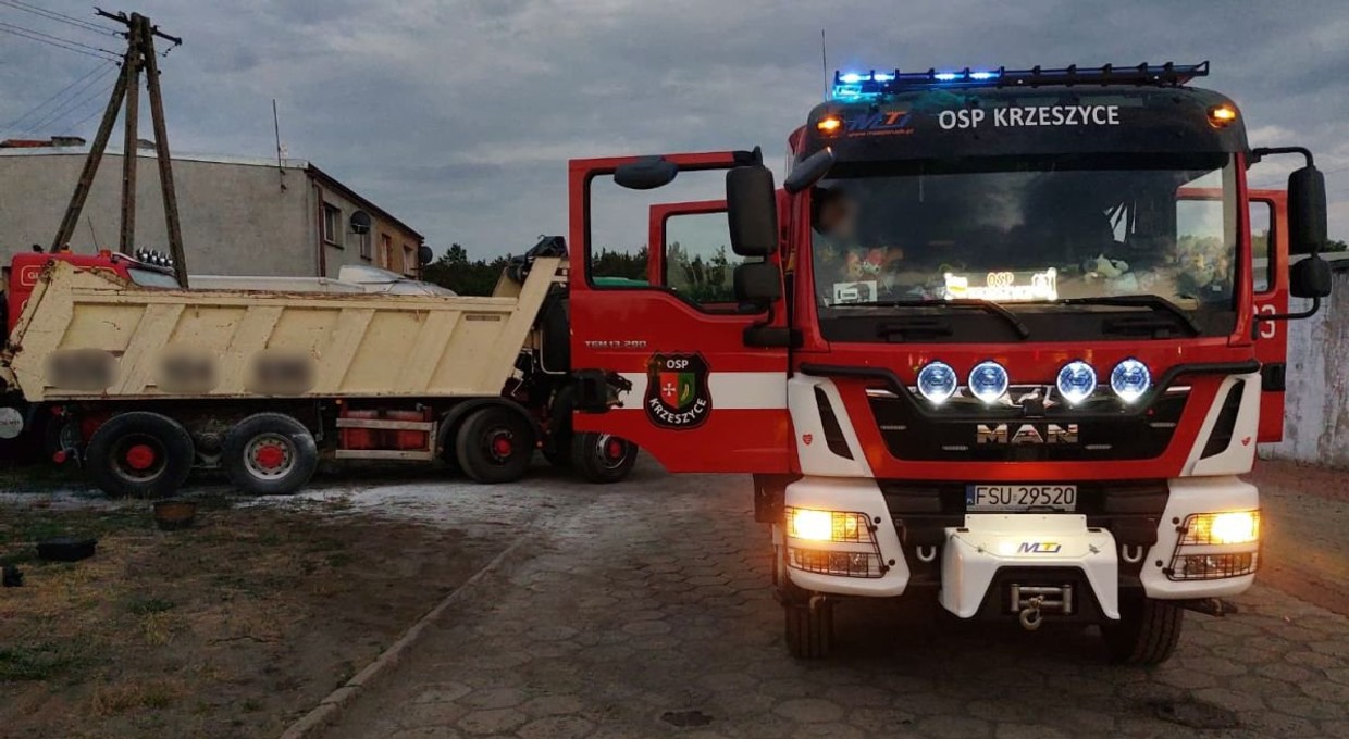Kierowca TIR-a nie wiedział, że pali się jego naczepa