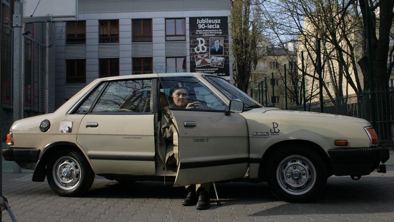Kapitan Janusz Walędzik i jego Subaru