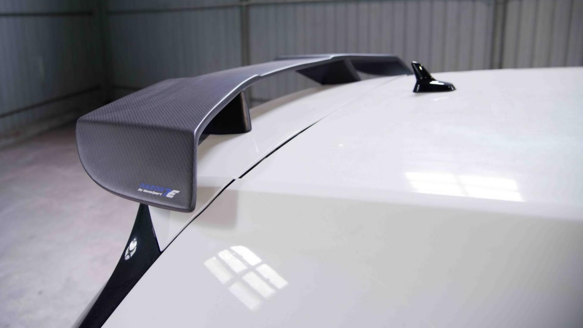 Wyścigowy Volkswagen Golf na prąd