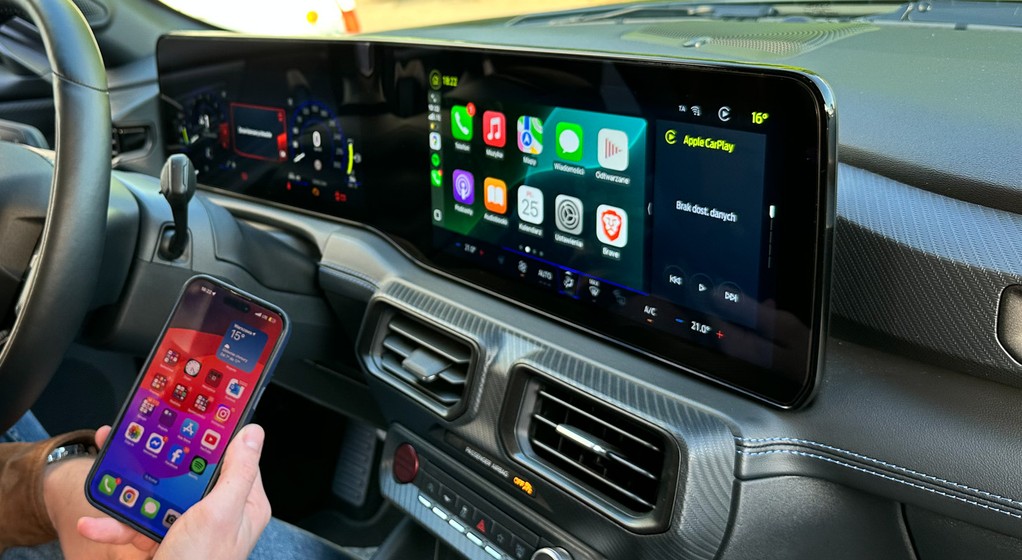 Apple CarPlay to największy zawód w iPhonie
