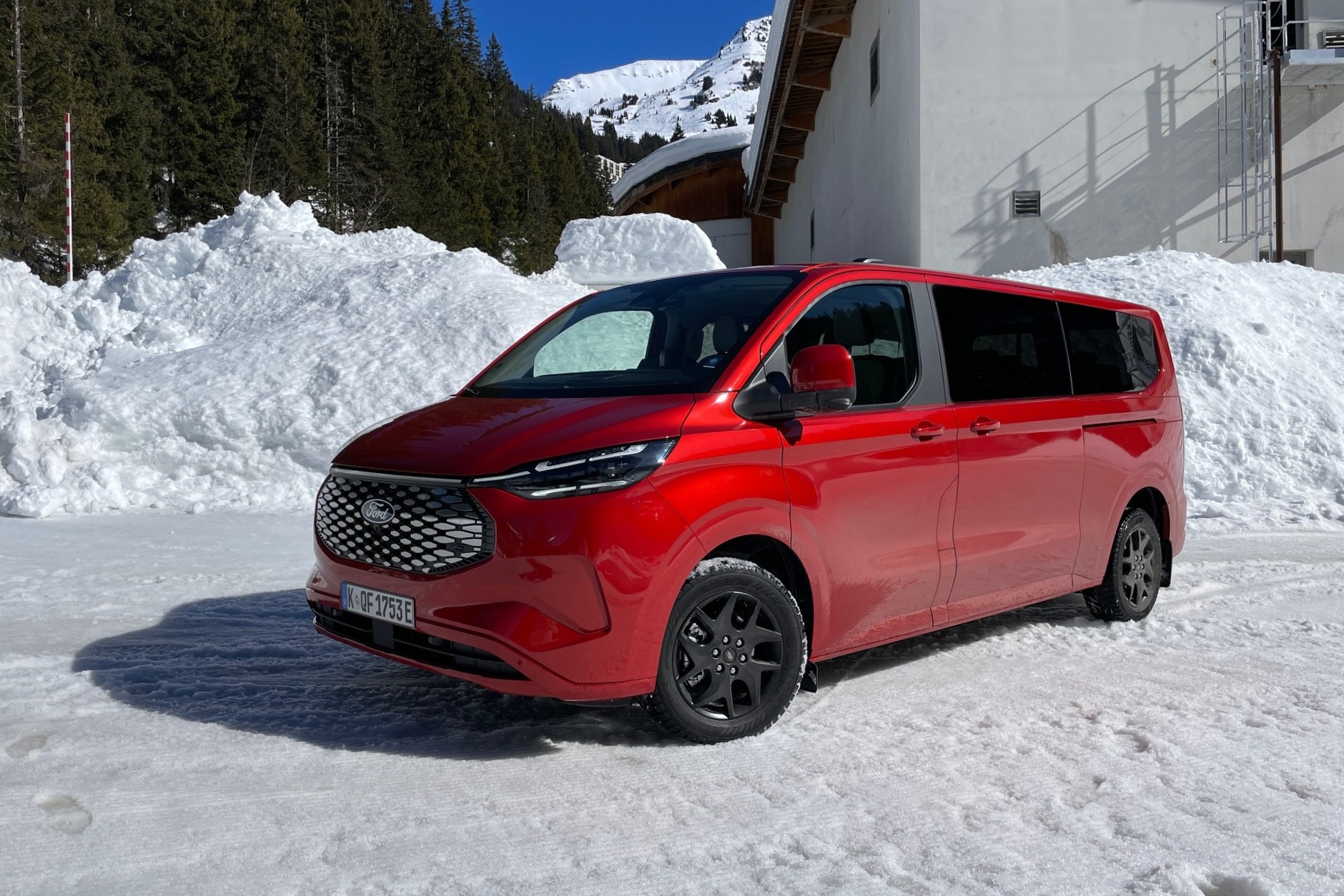 Ford E-Tourneo Custom AWD