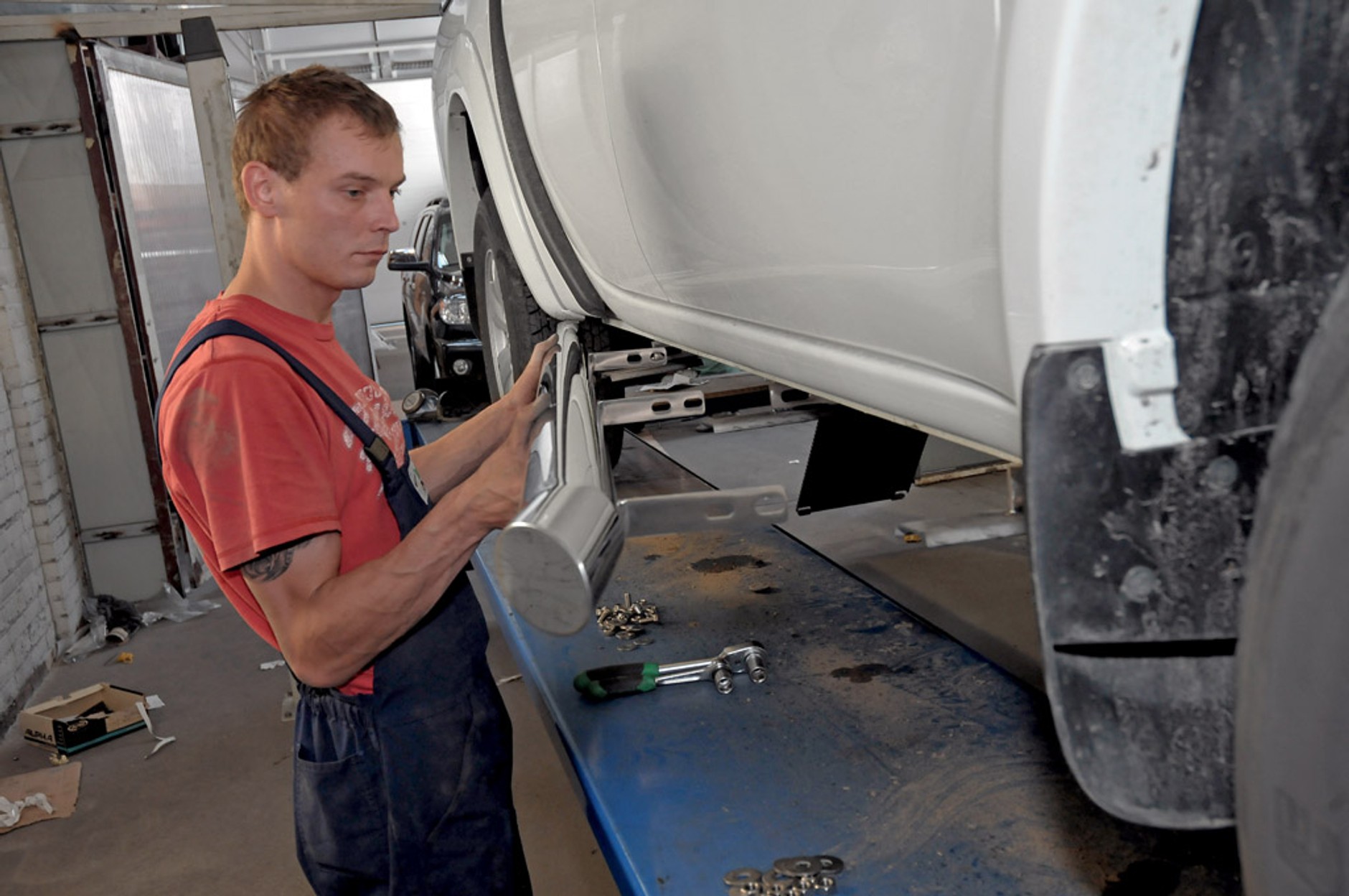 Orurowanie terenówki: to design czy ochrona?