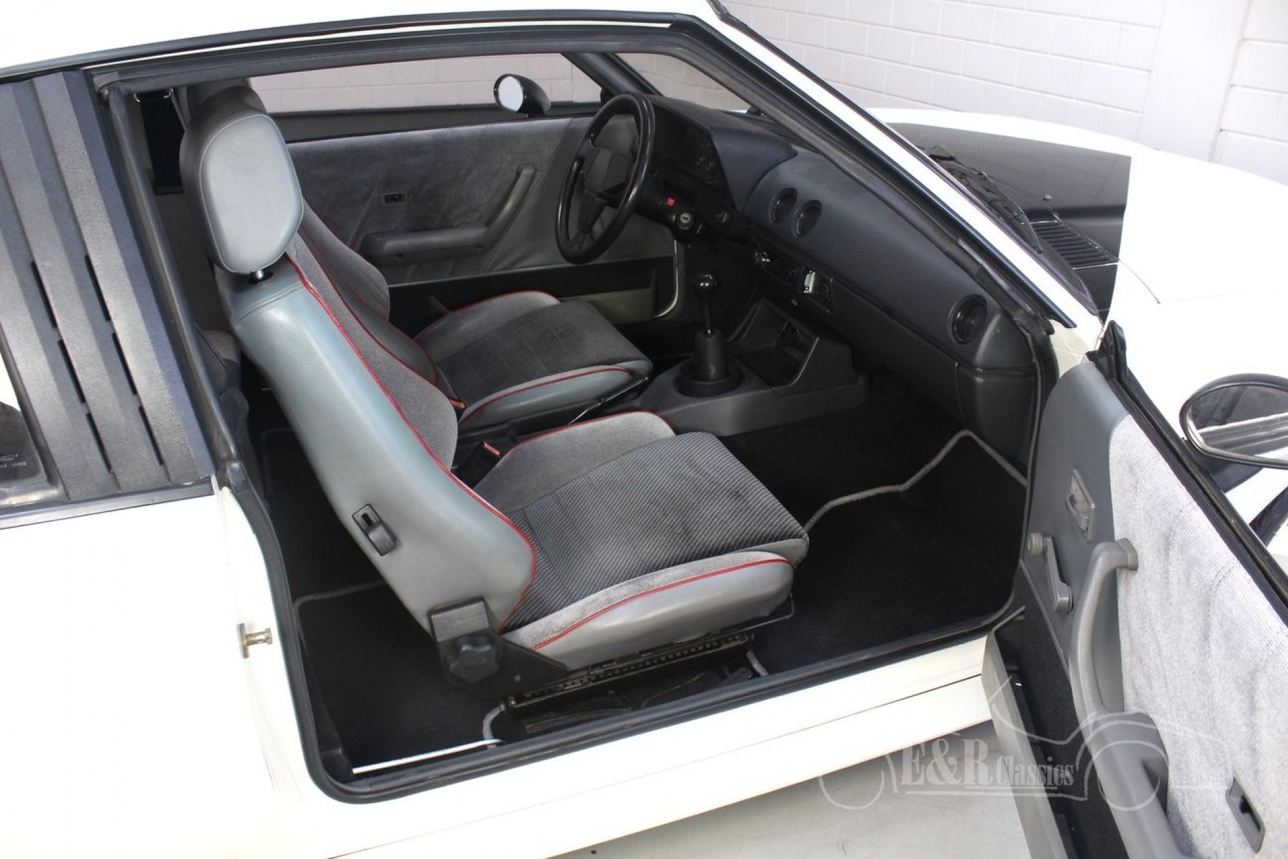 Opel Manta GSi – wymarzona wersja w stanie, jak nowa