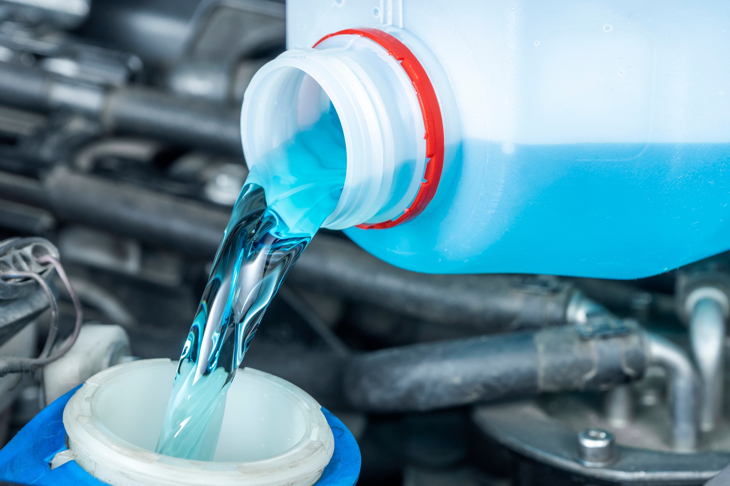 Można dostać mandat za brak płynu do spryskiwaczy? To prawda, czy mit?