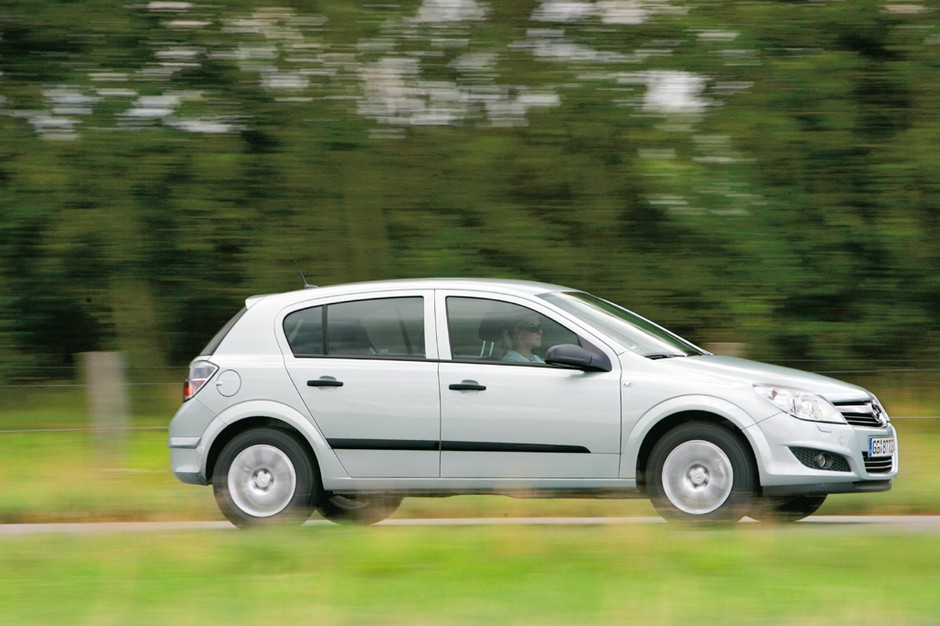 Volkswagen Golf kontra Mazda 3, Ford Focus i Opel Astra - ...bo mało pić,  to trzeba umieć. Porównanie kompaktów z małymi dieslami