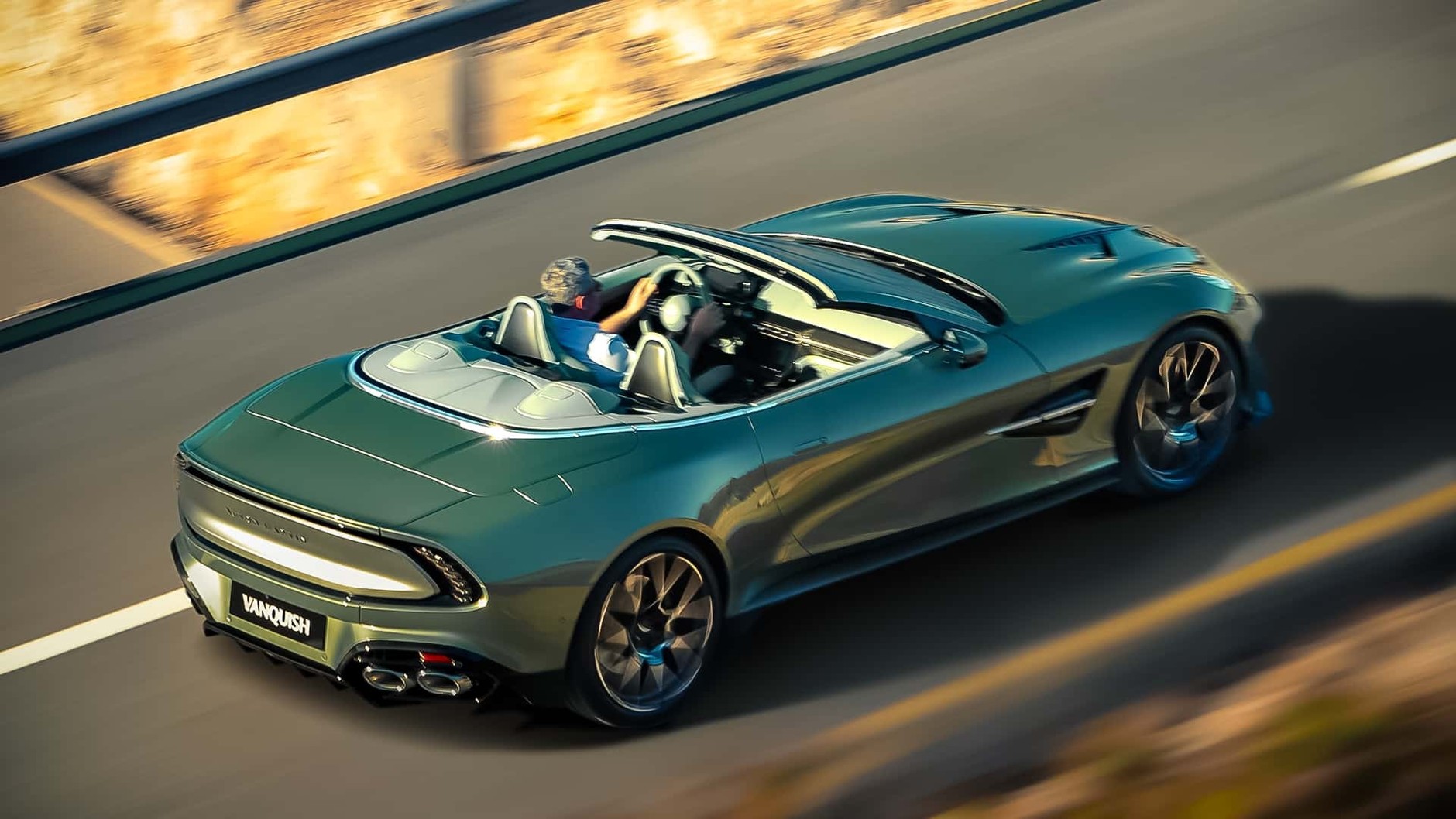 Aston Martin Vanquish Volante 2025