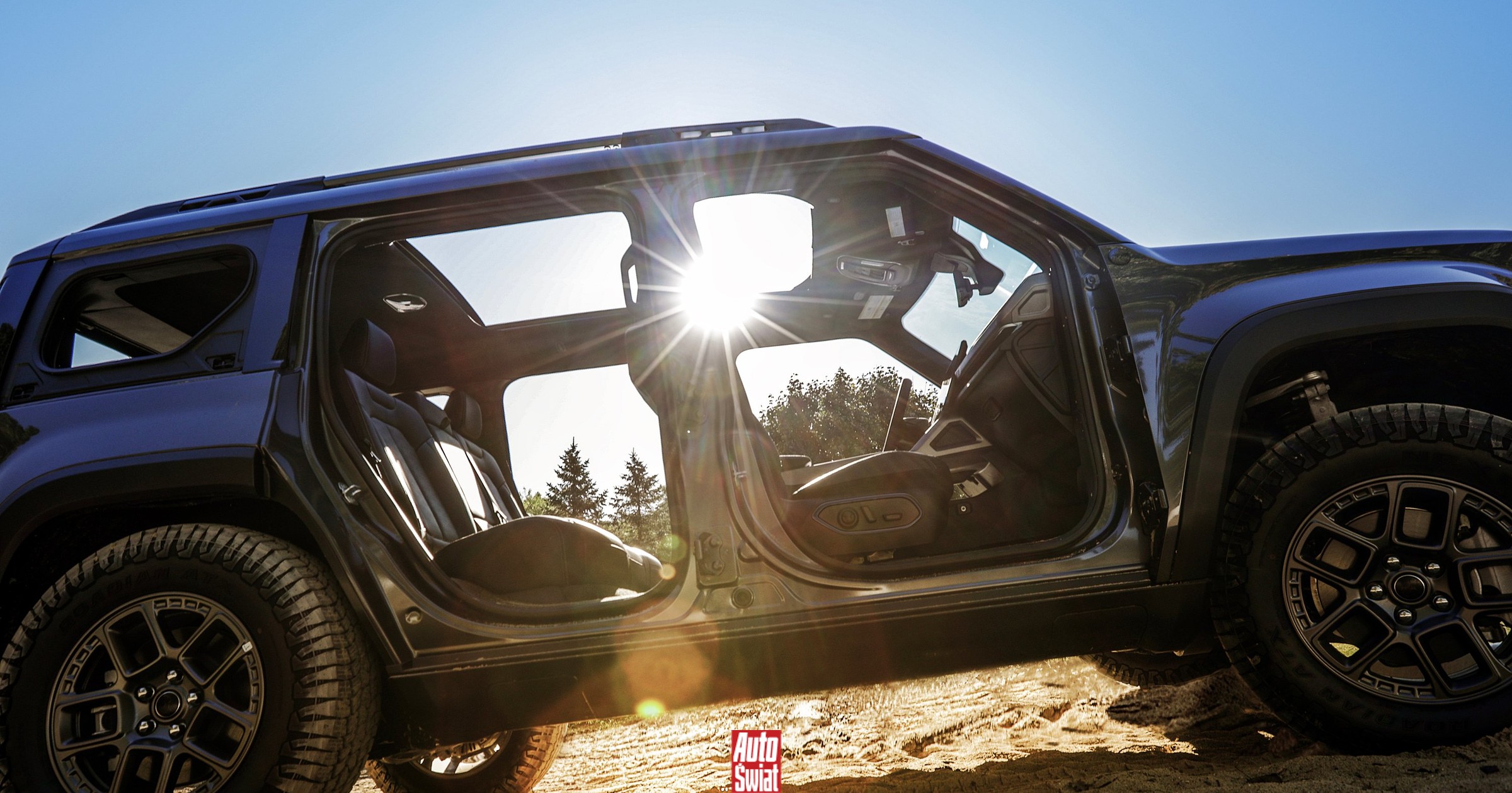 Jeep Recon Moab oficjalnie. Pierwszy taki SUV z oznaczeniem Trail Rated. To dużo znaczy