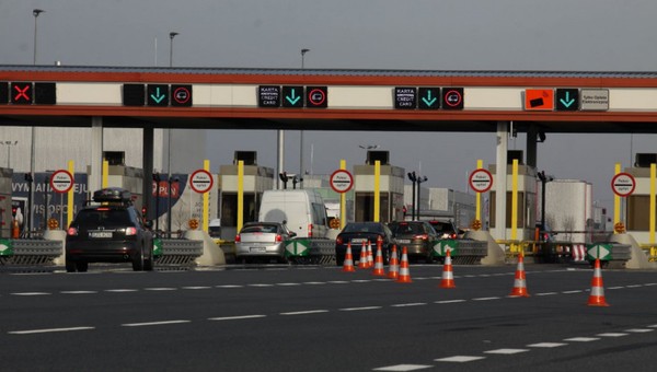 Koniec bezpłatnych autostrad w Polsce? Jak długo będziemy jeszcze jeździć za darmo?