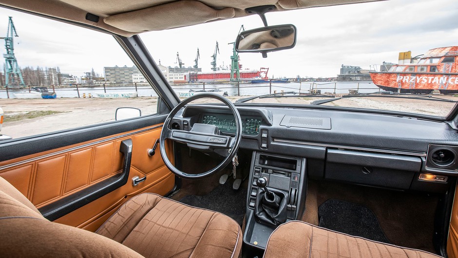 Polski Fiat 125p i FSO Polonez w wersji Long - przedłużane auta z FSO