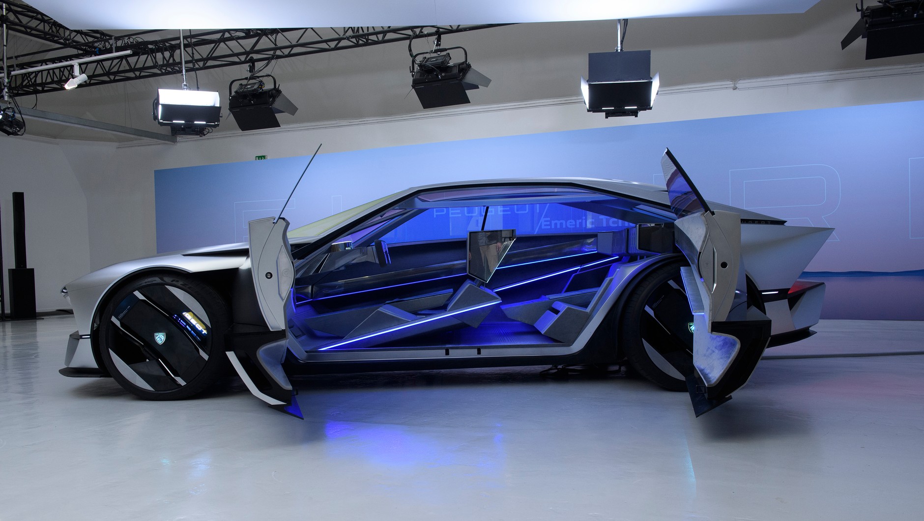 Kosmiczna kabina Peugeota Inception Concept