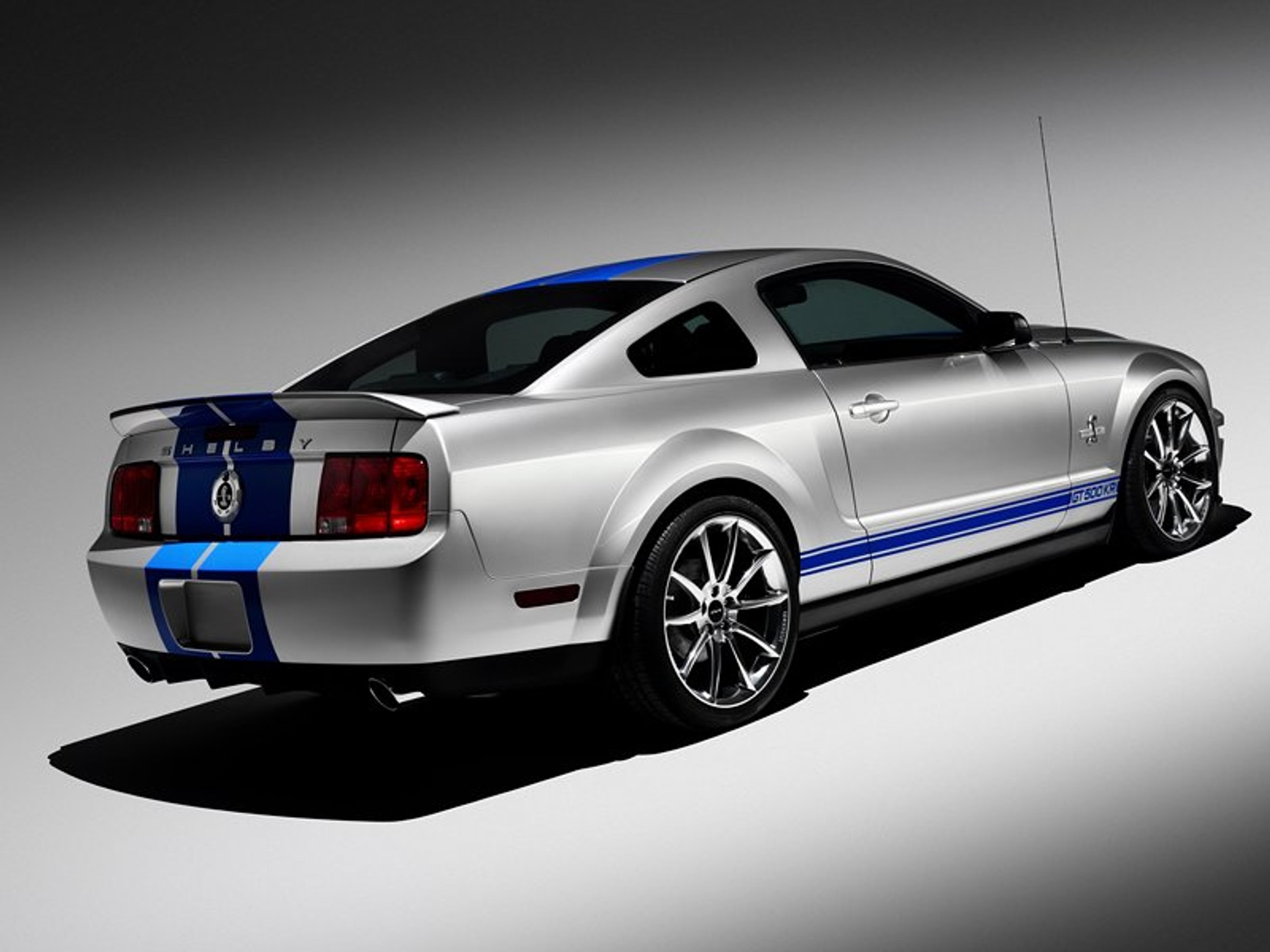 Mustang Shelby GT500KR: król szos powraca!