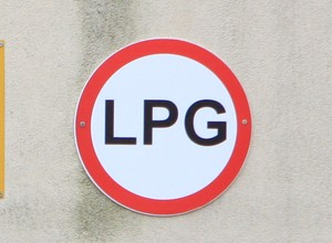 Samochody z LPG nie mogą tam wjechać. Wielu kierowców o tym nie wie lub ignoruje zakaz