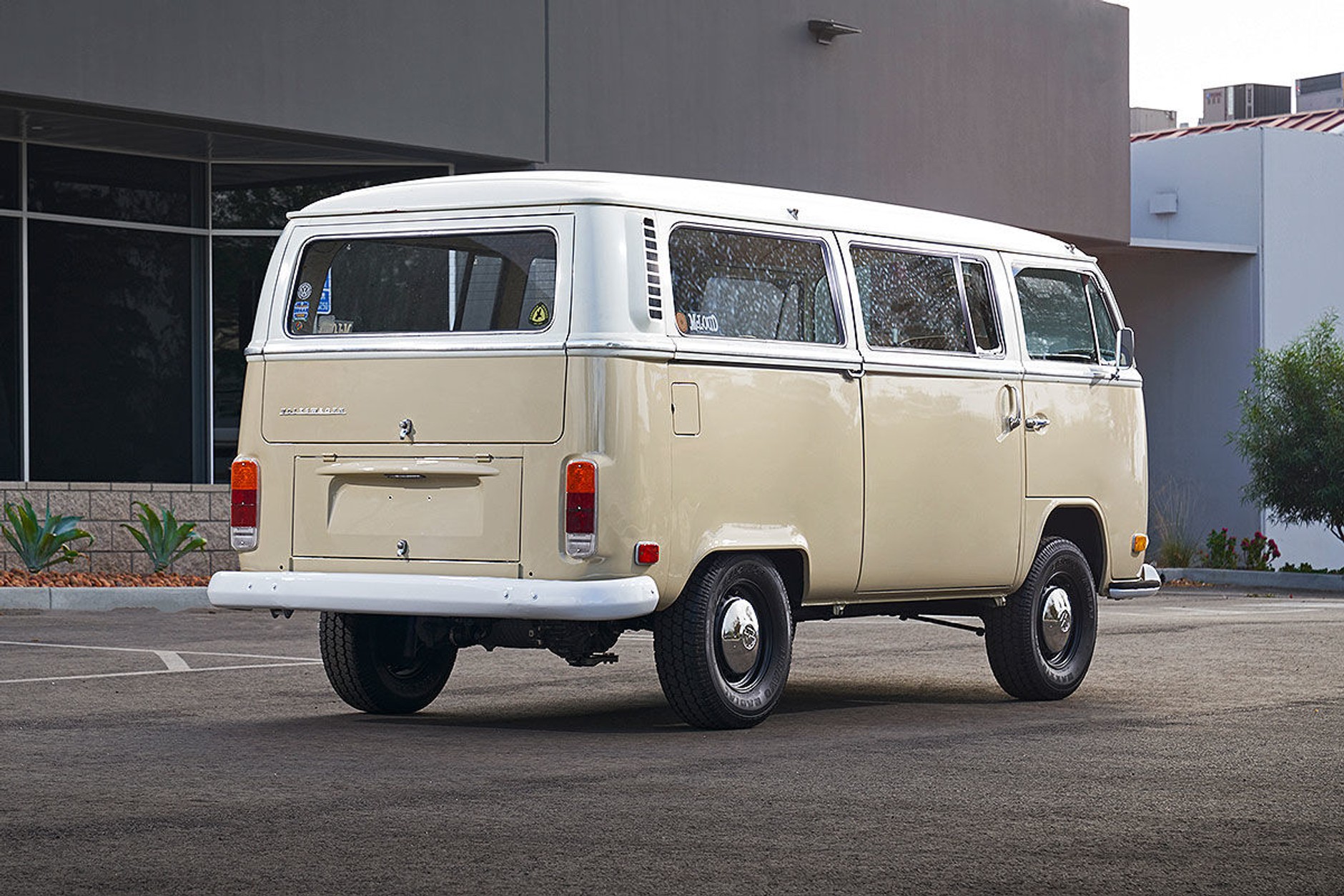 Volkswagen T2 z napędem e-Golfa