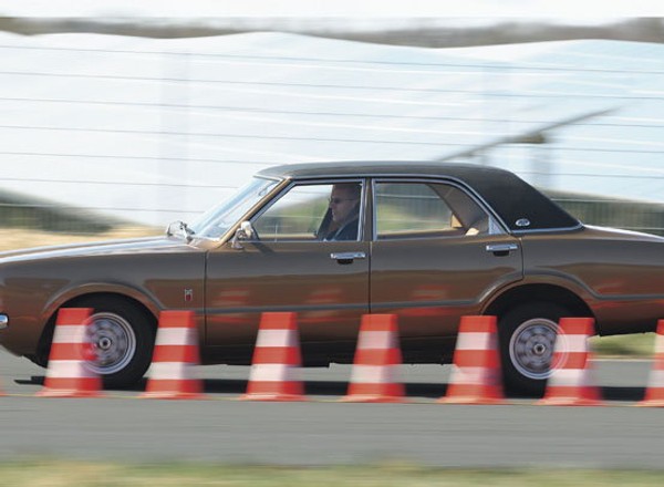 Ford Taunus - wyzywa rywali na pojedynek